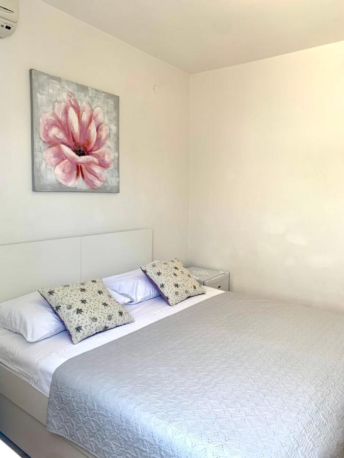Apartments Nikola Stipisic Hvar Town Bagian luar foto